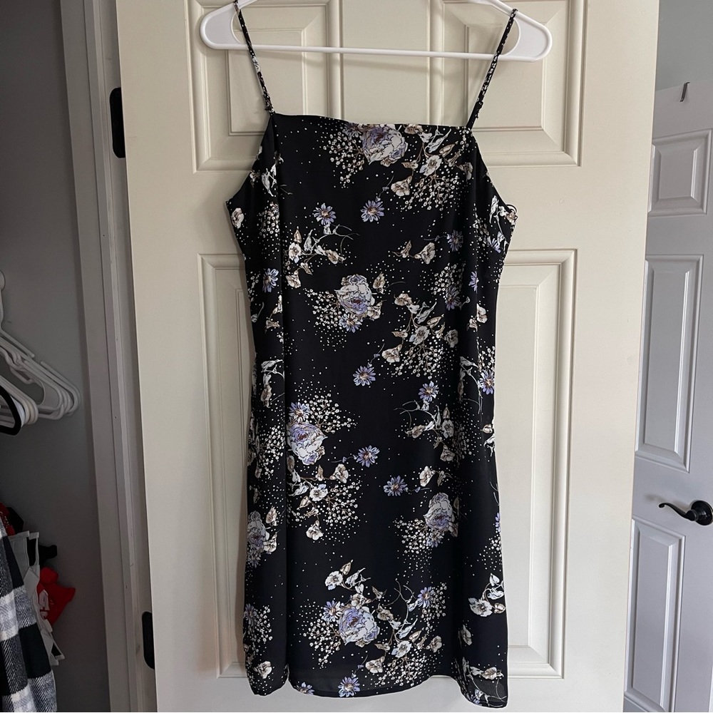 BRAND NEW W/ TAGS black floral Francesca’s dress